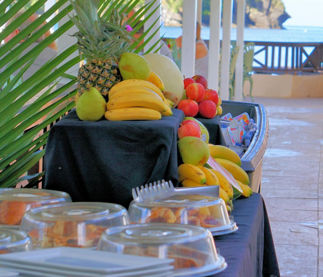 Marigot Beach Club & Dive Resort ภายนอก รูปภาพ